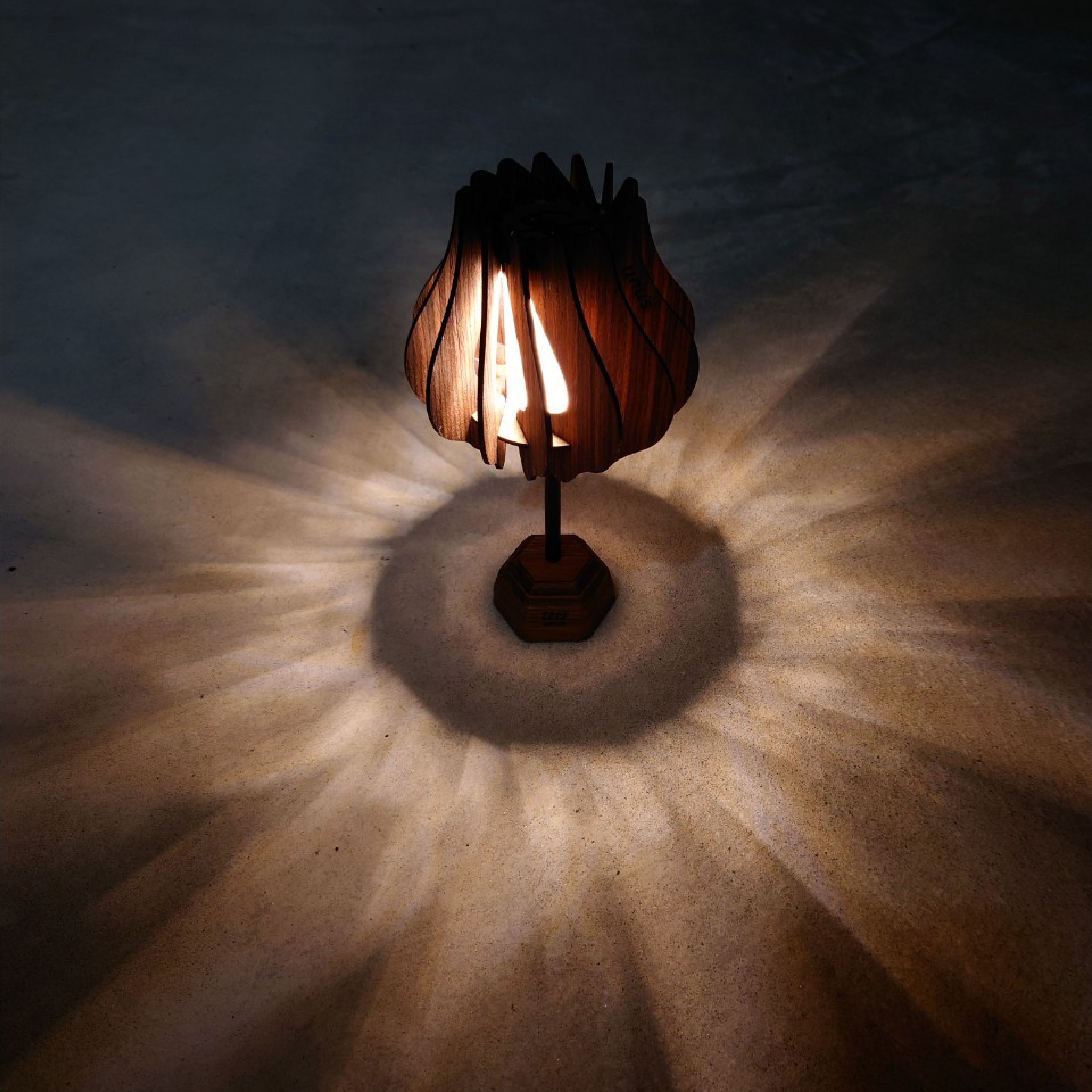 Lantern stand mini | dark – unu's 公式ストア|アウトドア Lantern stand mini | dark – unu's 公式ストア|アウトドア